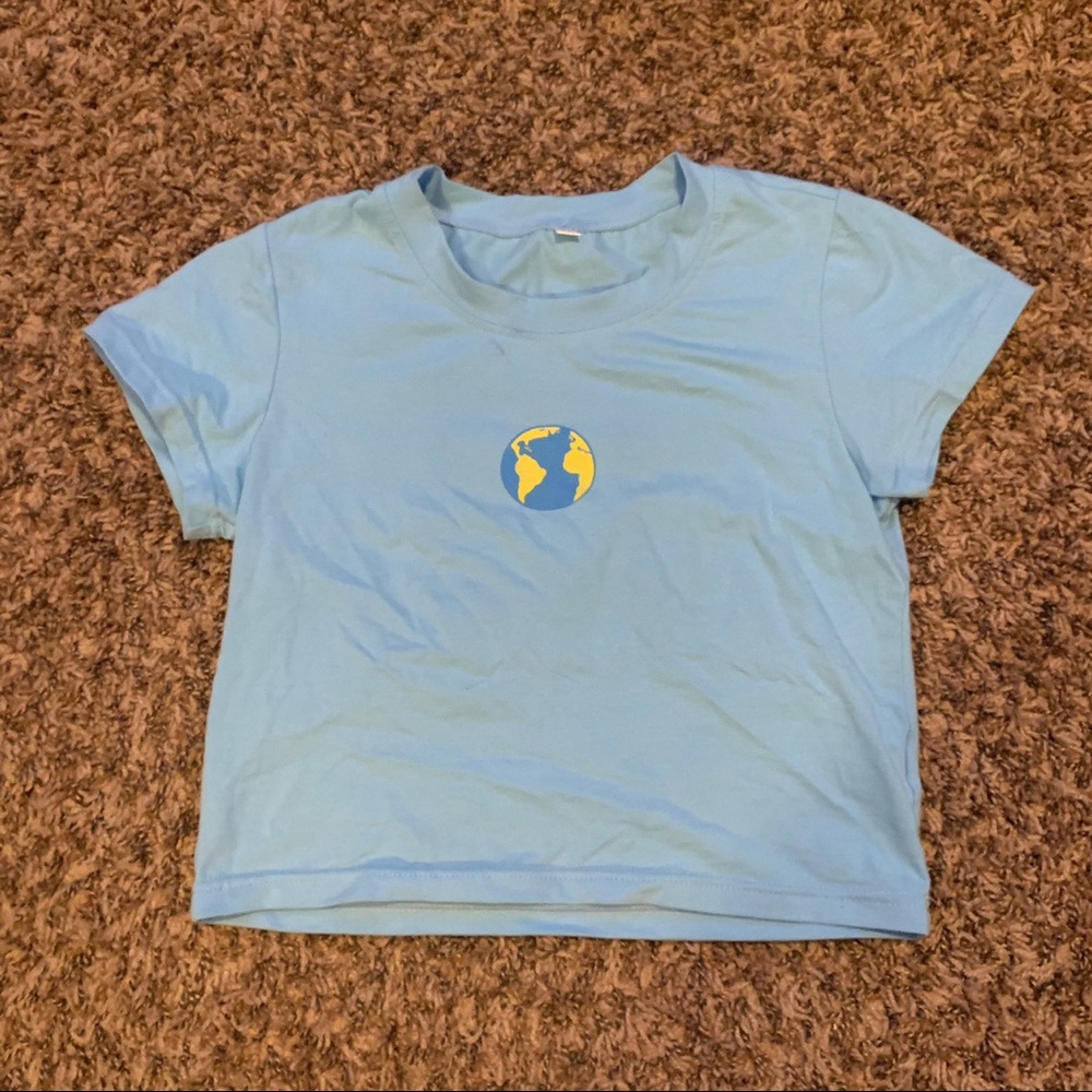 blue and green earth logo print cropped t-shirt